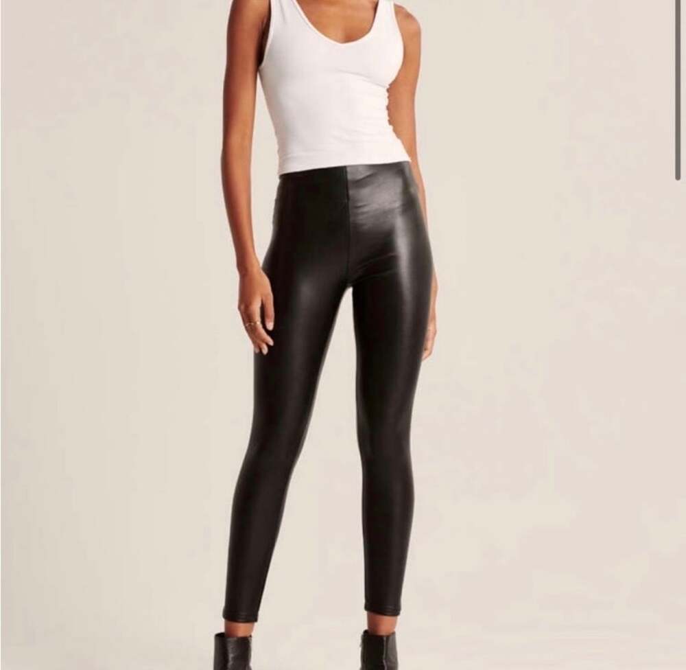 Abercrombie & Fitch NWT Black Vegan Leather Skinny Pants XS